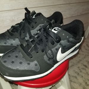 Nike womens sneakers size 8.5